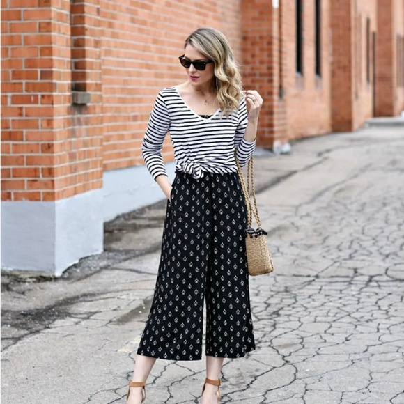 DKNY black sleeveless wide-leg jumpsuit, BNWT, size large - Picture 2 of 10